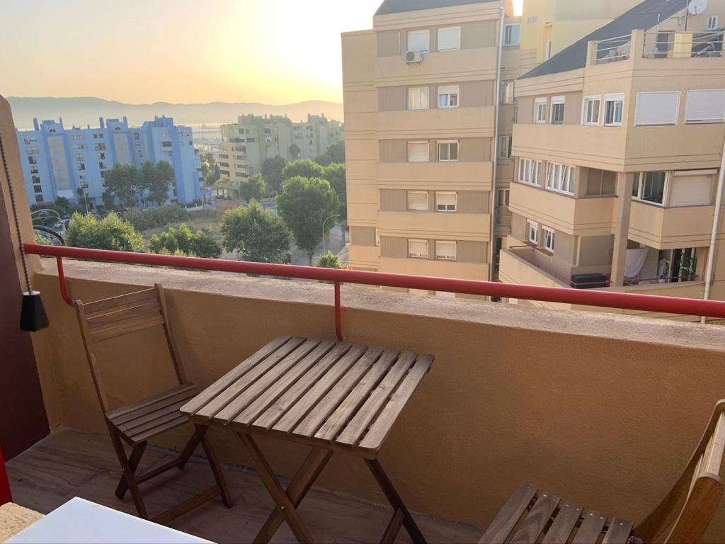 Room In A Shared Apartment Touching The Border :) La Linea de la Concepcion Exterior photo